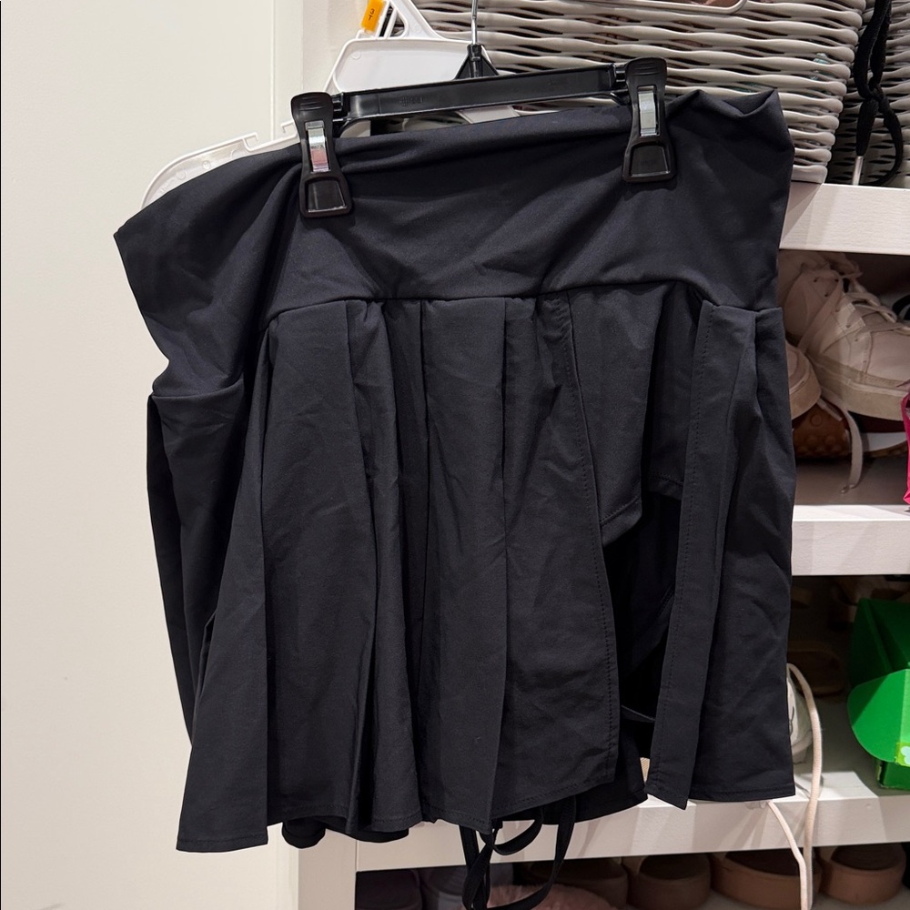 HALARA Black High-Rise Pleated Circle Skirt